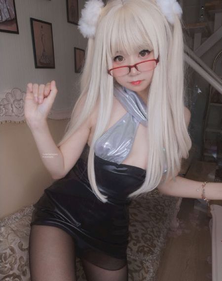 钢铁魔女